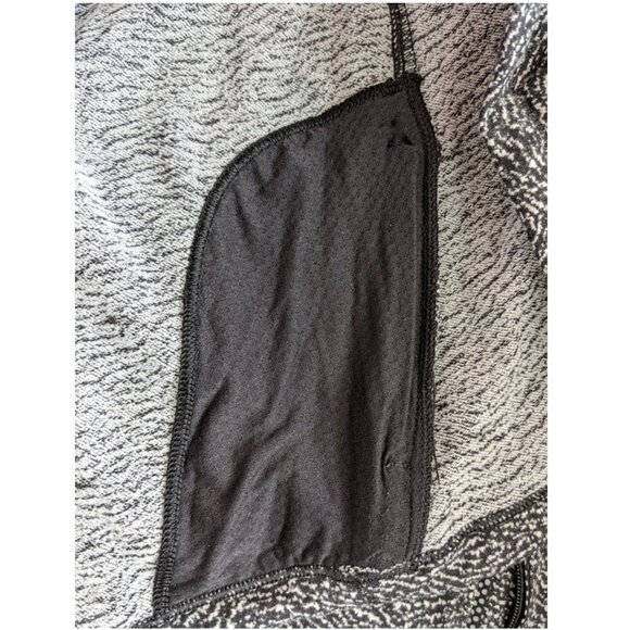 Lululemon 1/2 Zip Run top - Picture 12 of 13